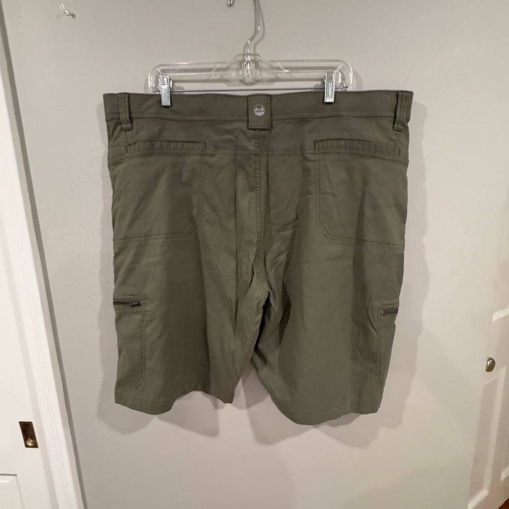 Wrangler Green Flex Waistband Zip Pocket Outdoor Cargo Shorts Stretch 42 - Picture 5 of 7